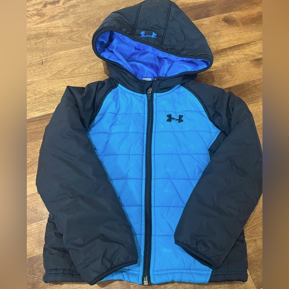 UNDER ARMOUR - Size 4 little boys